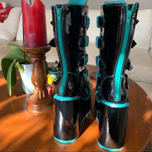 New YRU Dune Patent Butterfly Platform Boots - Picture 14 of 15